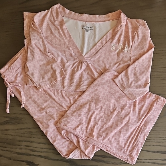 Pajamagram Monogram Pink SS Top And Drawstring Waist Pants Pj Set Sz M NWOT - Picture 9 of 10
